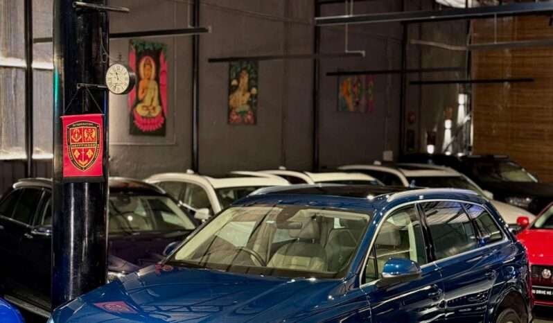 
								Q7 Technology 40 TFSI full									