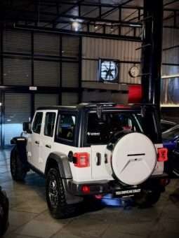 
										Jeep Wrangler Rubicon 2.0L full									