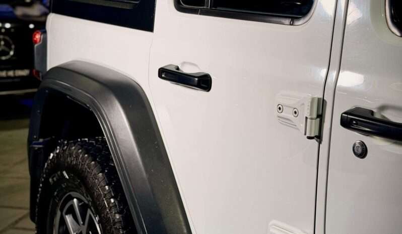 
								Jeep Wrangler Rubicon 2.0L full									