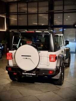 
										Jeep Wrangler Rubicon 2.0L full									