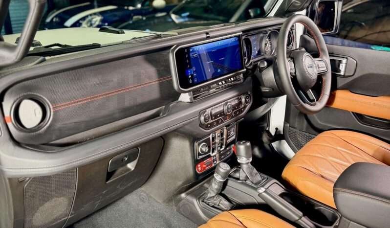 
								Jeep Wrangler Rubicon 2.0L full									