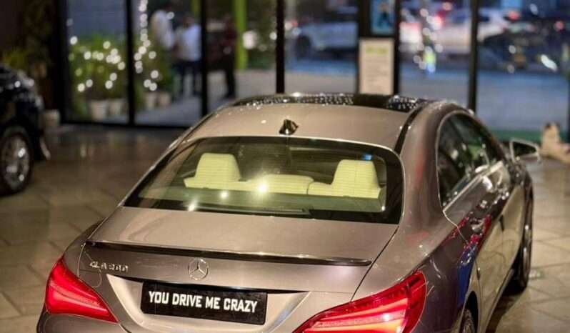 
								Mercedes CLA 200 Sport ⚡ full									