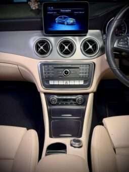 
										Mercedes CLA 200 Sport ⚡ full									