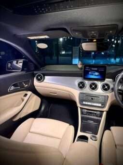 
										Mercedes CLA 200 Sport ⚡ full									