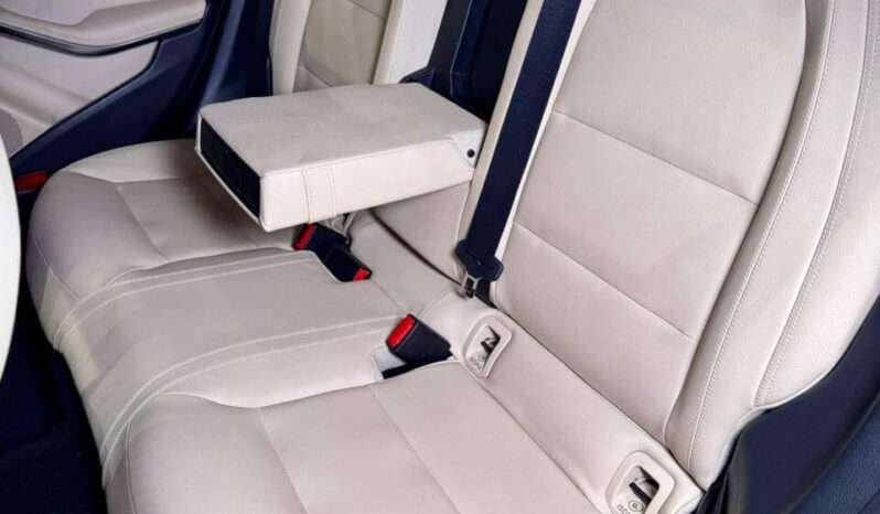 
								Mercedes CLA 200 Sport ⚡ full									