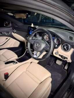
										Mercedes CLA 200 Sport ⚡ full									