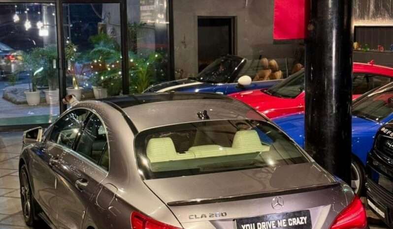 
								Mercedes CLA 200 Sport ⚡ full									