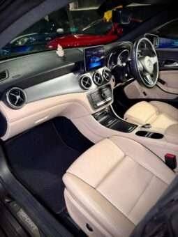 
										Mercedes CLA 200 Sport ⚡ full									