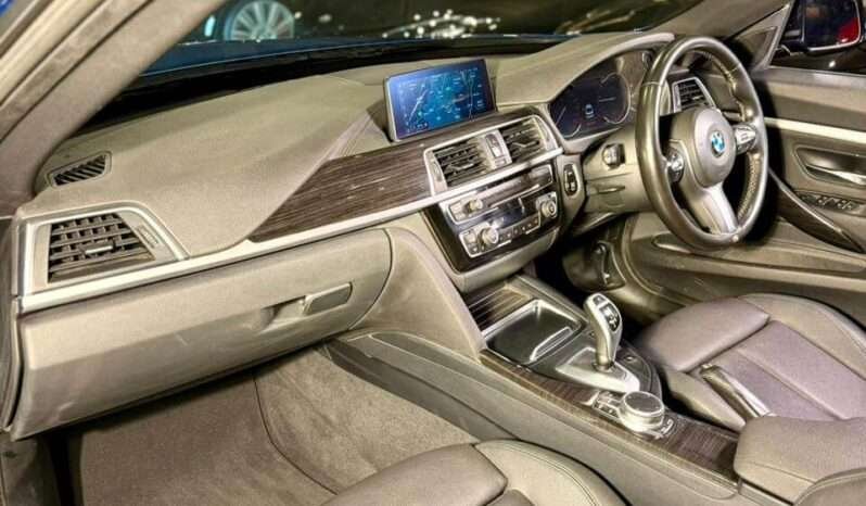 
								BMW 330i GT M Sport full									