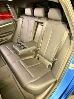 
										BMW 330i GT M Sport full									