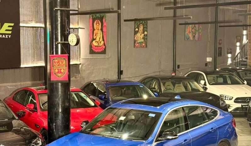 
								BMW 330i GT M Sport full									