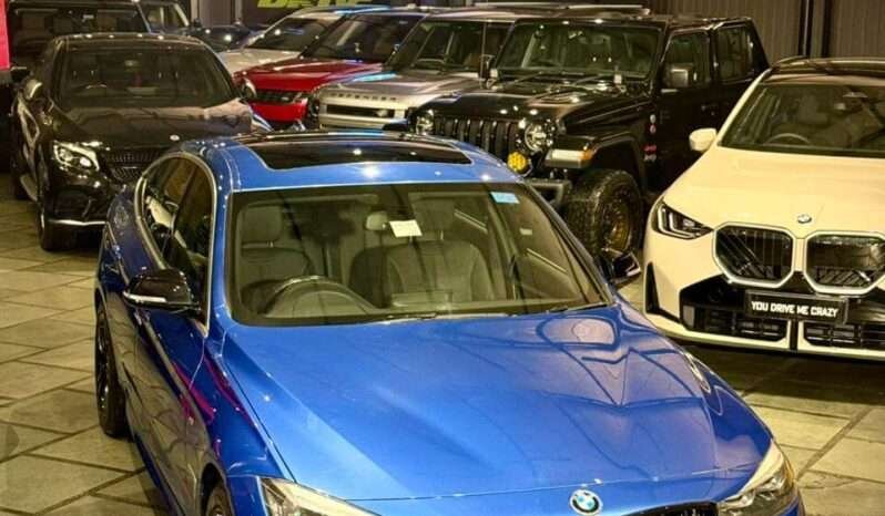 
								BMW 330i GT M Sport full									