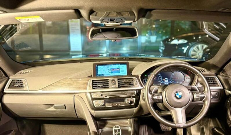 
								BMW 330i GT M Sport full									