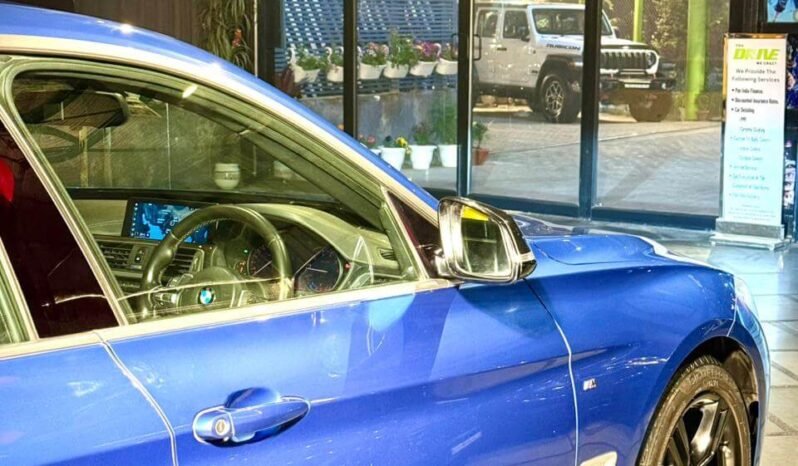 
								BMW 330i GT M Sport full									