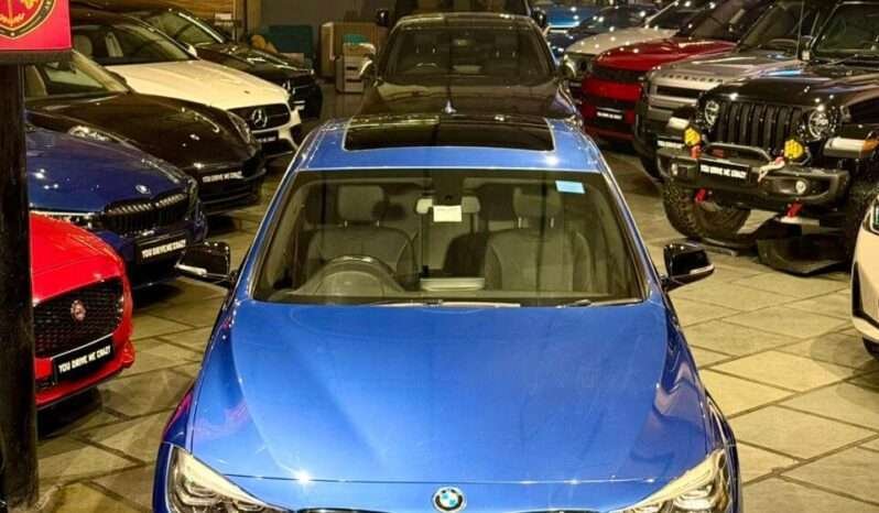 
								BMW 330i GT M Sport full									