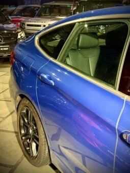 
										BMW 330i GT M Sport full									