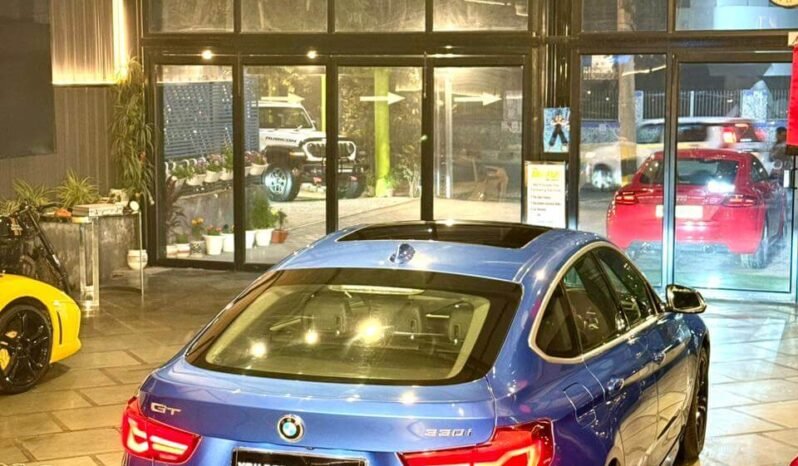 
								BMW 330i GT M Sport full									