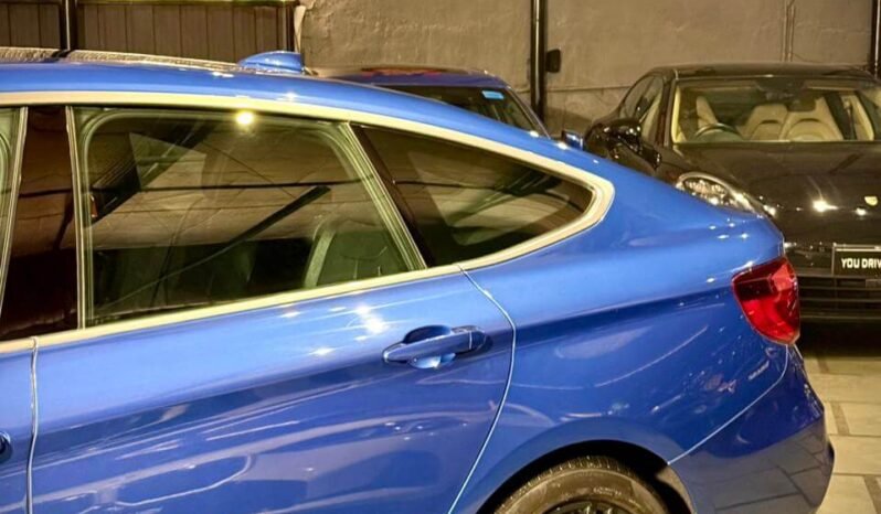 
								BMW 330i GT M Sport full									