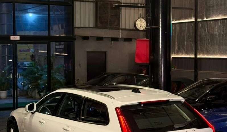 
								VOLVO V90 CROSS COUNTRY D5 full									