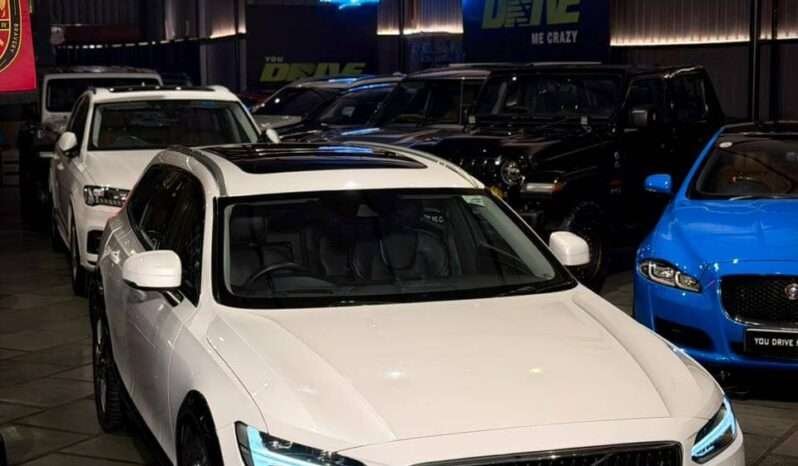 
								VOLVO V90 CROSS COUNTRY D5 full									