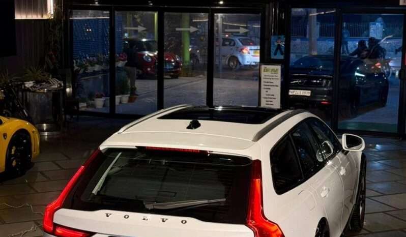 
								VOLVO V90 CROSS COUNTRY D5 full									