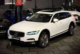 VOLVO V90 CROSS COUNTRY D5
