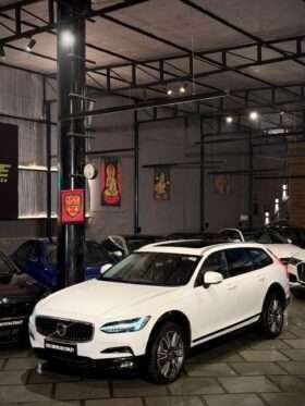 VOLVO V90 CROSS COUNTRY D5