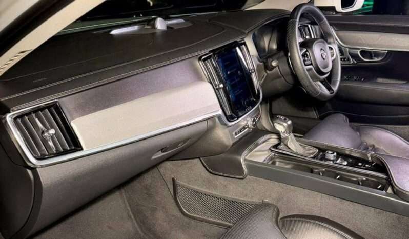 
								VOLVO V90 CROSS COUNTRY D5 full									