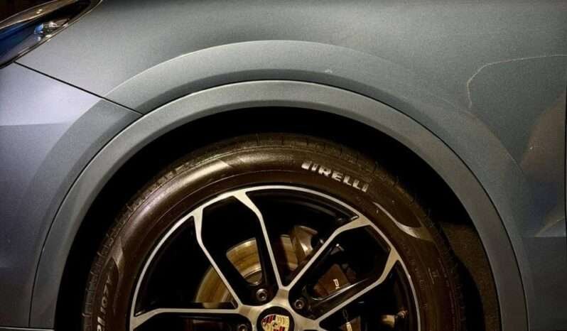 
								Porsche Cayenne 3.0 V6 full									