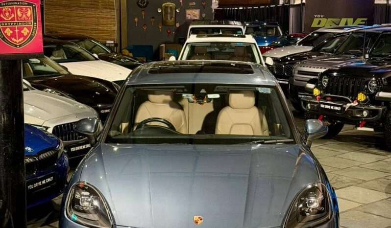 
								Porsche Cayenne 3.0 V6 full									