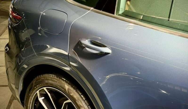 
								Porsche Cayenne 3.0 V6 full									