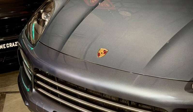 
								Porsche Cayenne 3.0 V6 full									