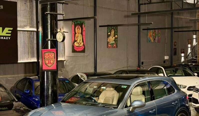 
								Porsche Cayenne 3.0 V6 full									