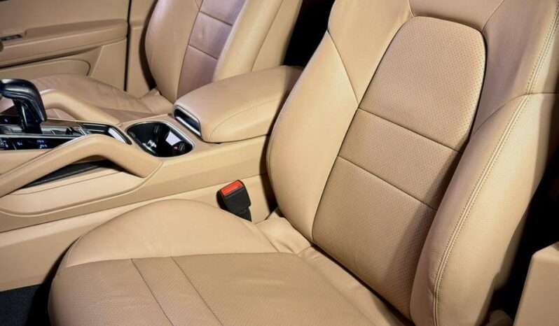 
								Porsche Cayenne 3.0 V6 full									