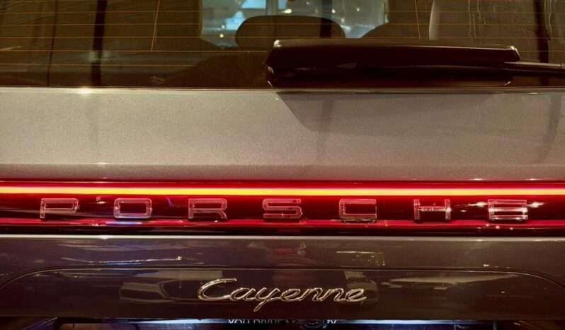 
								Porsche Cayenne 3.0 V6 full									