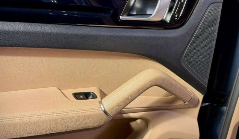 
								Porsche Cayenne 3.0 V6 full									