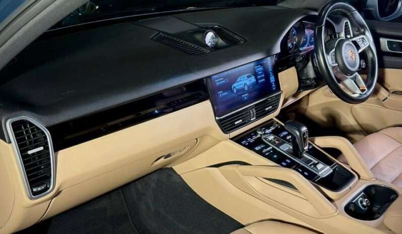 
								Porsche Cayenne 3.0 V6 full									