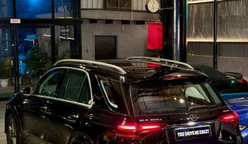 
								MERCEDES-BENZ GLE 300D EWB full									