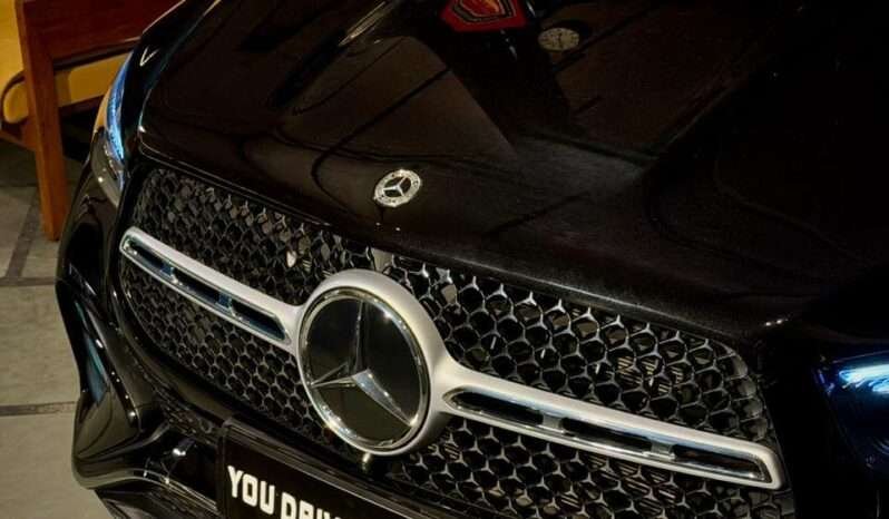 
								MERCEDES-BENZ GLE 300D EWB full									