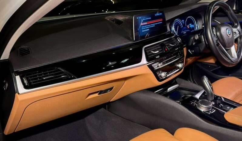 
								Bmw 520d Sportline full									