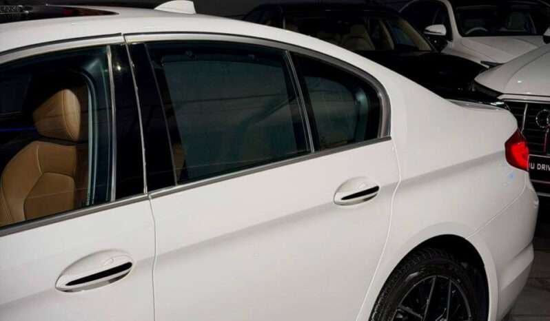 
								Bmw 520d Sportline full									