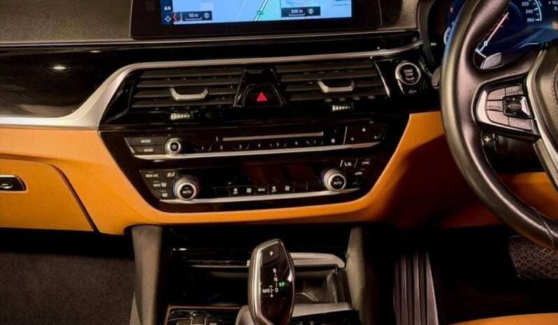 
								Bmw 520d Sportline full									