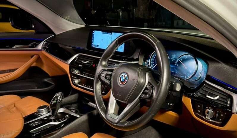 
								Bmw 520d Sportline full									