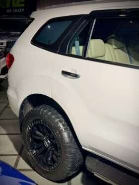 FORD ENDEAVOUR TITANIUM PLUS 3.2