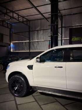 FORD ENDEAVOUR TITANIUM PLUS 3.2