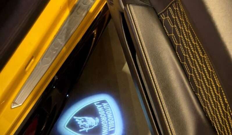 
								LAMBORGHINI HURACÁN LP 610-4 full									