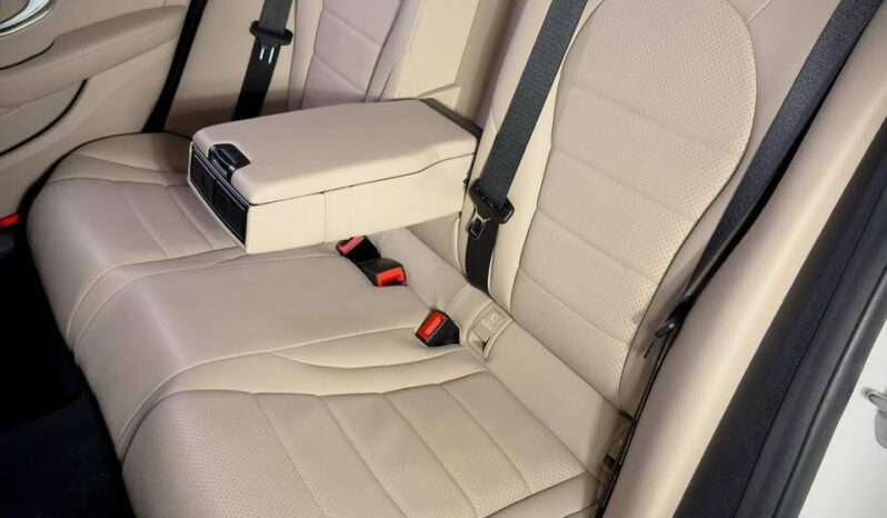 
								Mercedes-Benz C class (C200) full									