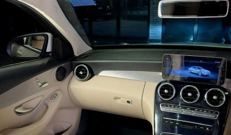 
								Mercedes-Benz C class (C200) full									