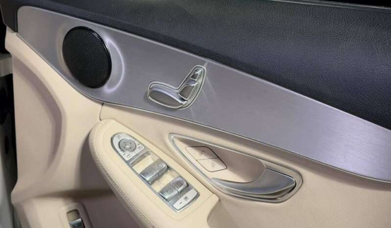 
								Mercedes-Benz C class (C200) full									