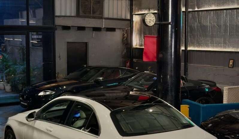 
								Mercedes-Benz C class (C200) full									